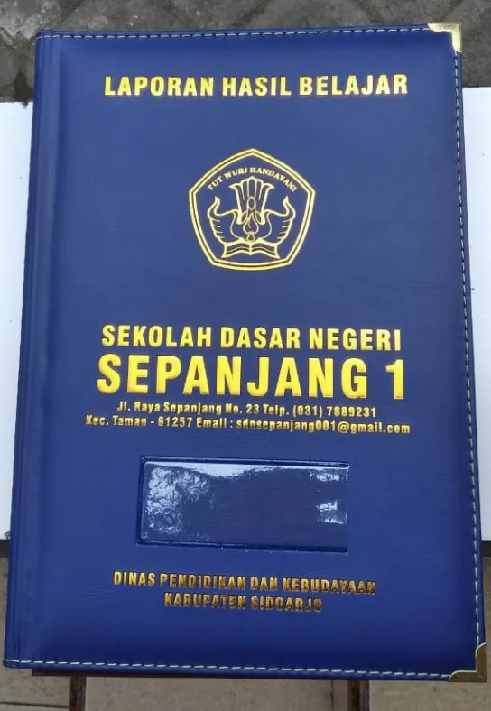 Cover map dengan desain warna khusus sesuai tema sekolah